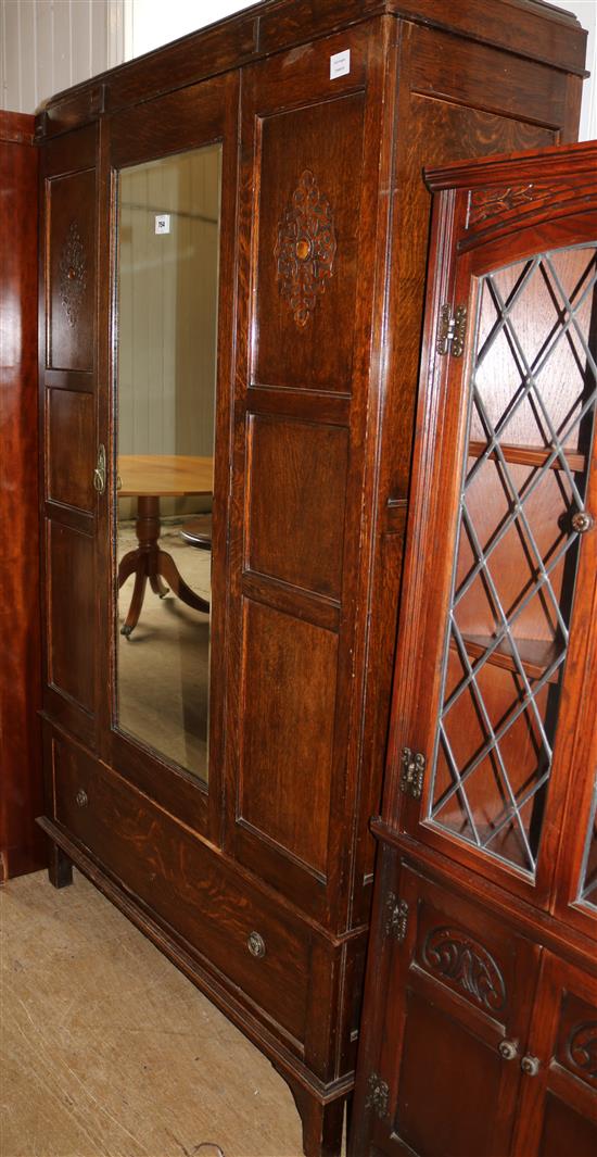 Oak wardrobe(-)